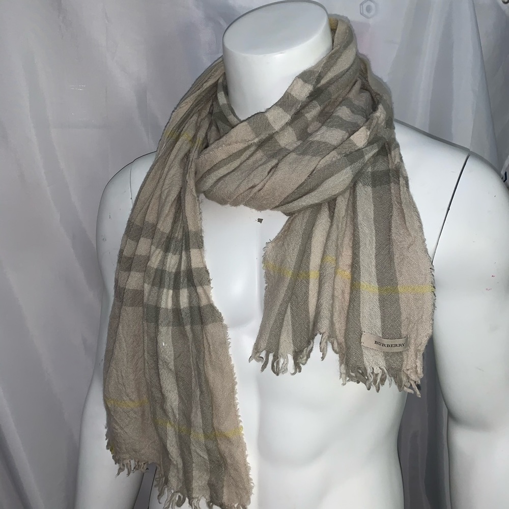 authentic BURBERRY oversized light weight SCARF - Picture 10 of 12